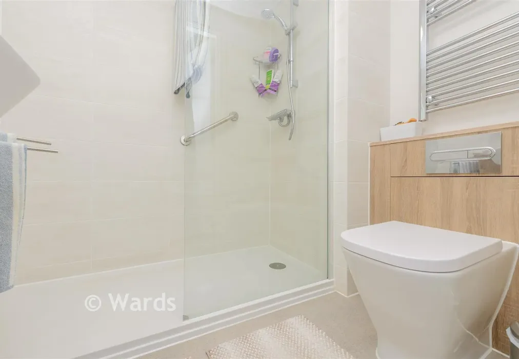 En-Suite Shower Room - High Street, Rainham, Kent - Wards of Kent