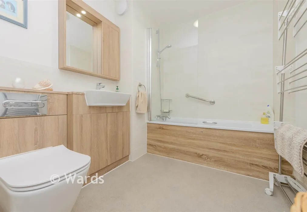 Bathroom - High Street, Rainham, Kent - Wards of Kent