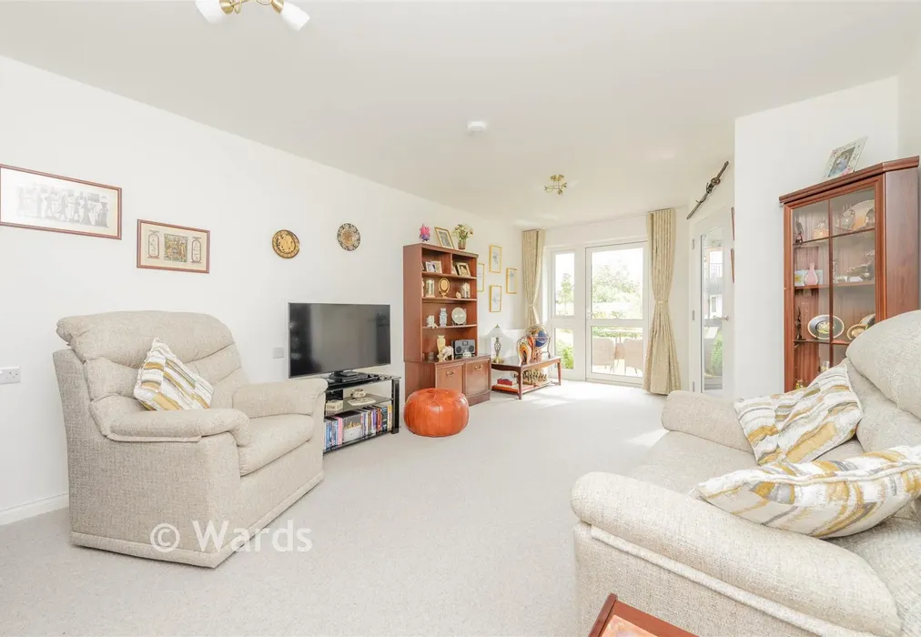 Lounge/Dining Room - High Street, Rainham, Kent - Wards of Kent