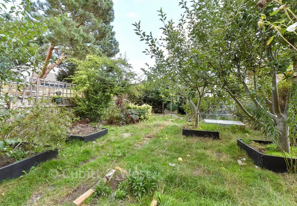 Rear Garden - Longmere Gardens, Tadworth, Surrey - Wards of Kent