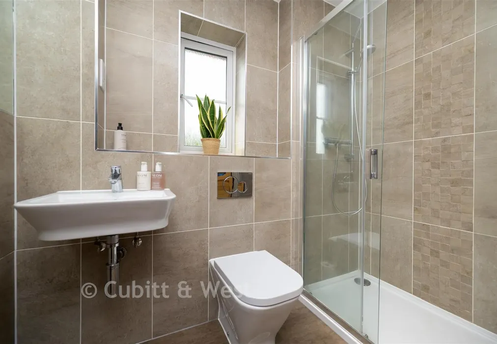 En-Suite - Beare Green, Dorking, Surrey - Wards of Kent
