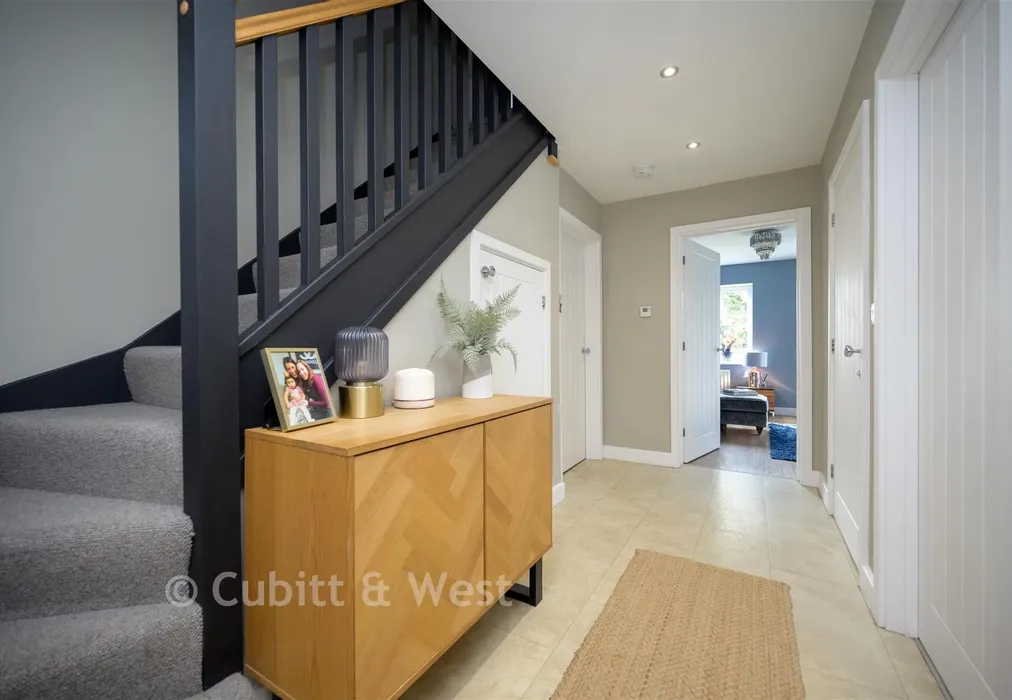 Entrance Hall - Beare Green, Dorking, Surrey - Wards of Kent