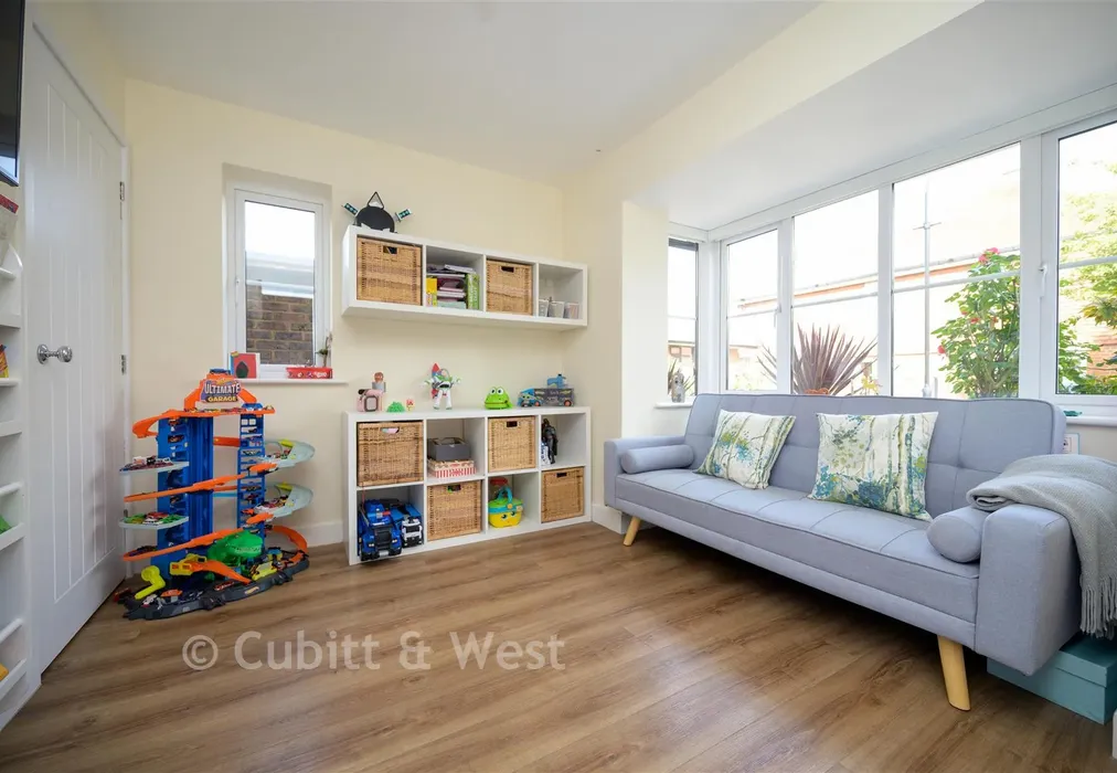 Playroom/Study - Beare Green, Dorking, Surrey - Wards of Kent