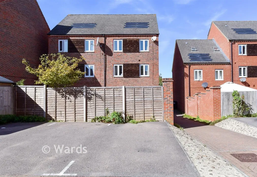 Driveway/Parking - Melrose Close, Loose, Maidstone, Kent - Wards of Kent