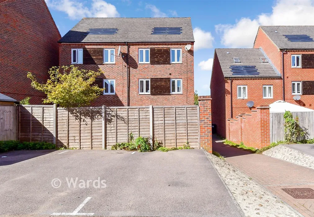 Driveway/Parking - Melrose Close, Loose, Maidstone, Kent - Wards of Kent