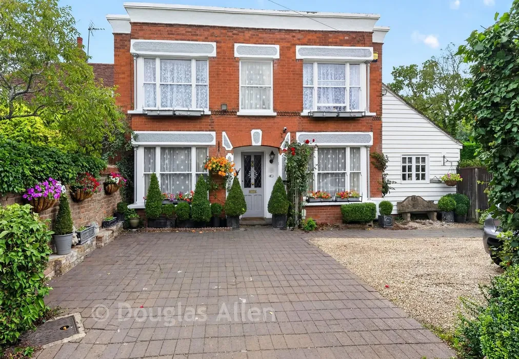 External (Web) - Fiddlers Hamlet, Epping, Essex - Wards of Kent