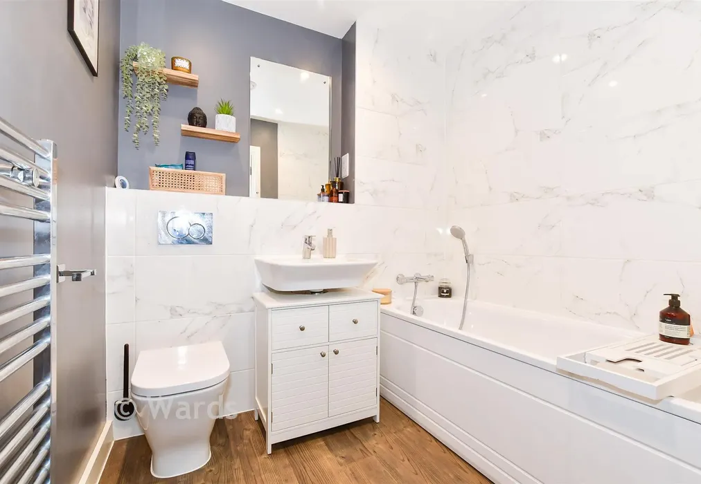Bathroom - Salomons Grove, Southborough, Tunbridge Wells, Kent - Wards of Kent
