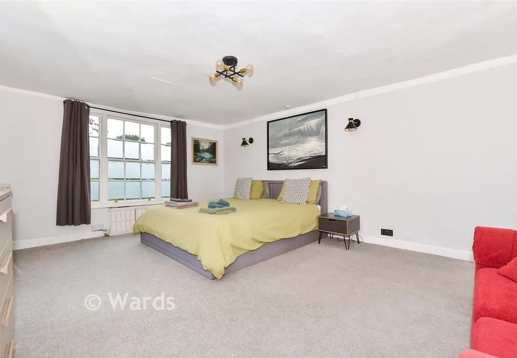 Bedroom 1 - Lughorse Lane, Hunton, Maidstone, Kent - Wards of Kent
