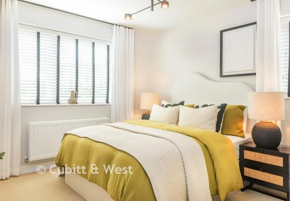 Bedroom 1 - The Frogmore, The Cygnets, Heather Lane, South Chailey, East Sussex - Wards of Kent