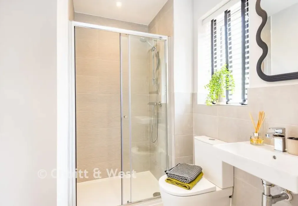 En Suite - The Frogmore, The Cygnets, Heather Lane, South Chailey, East Sussex - Wards of Kent