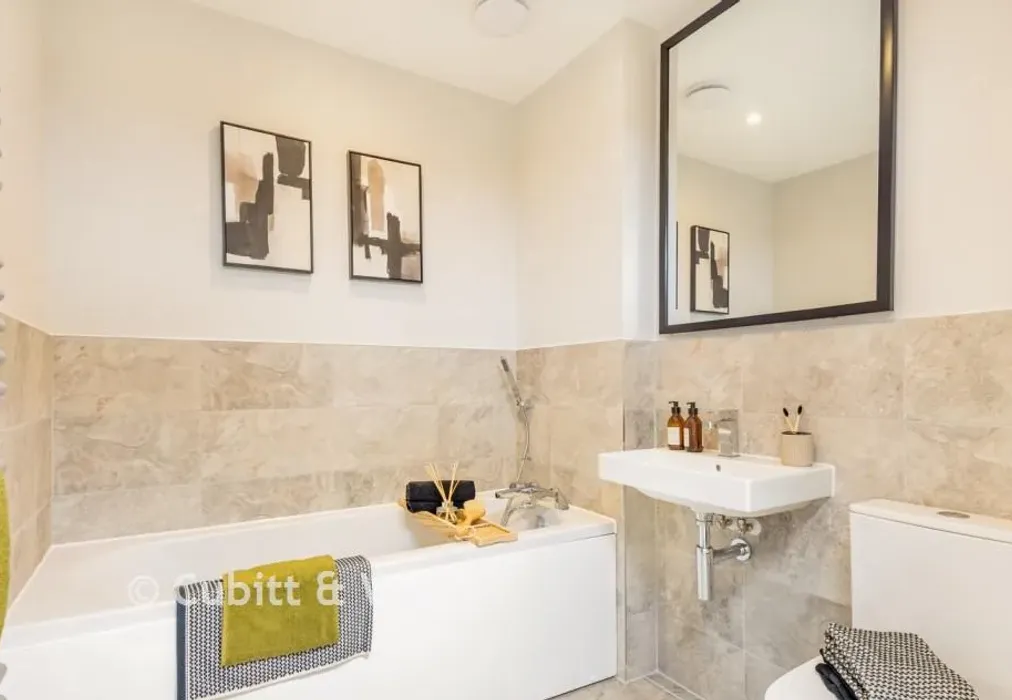 Bathroom - The Frogmore, The Cygnets, Heather Lane, South Chailey, East Sussex - Wards of Kent