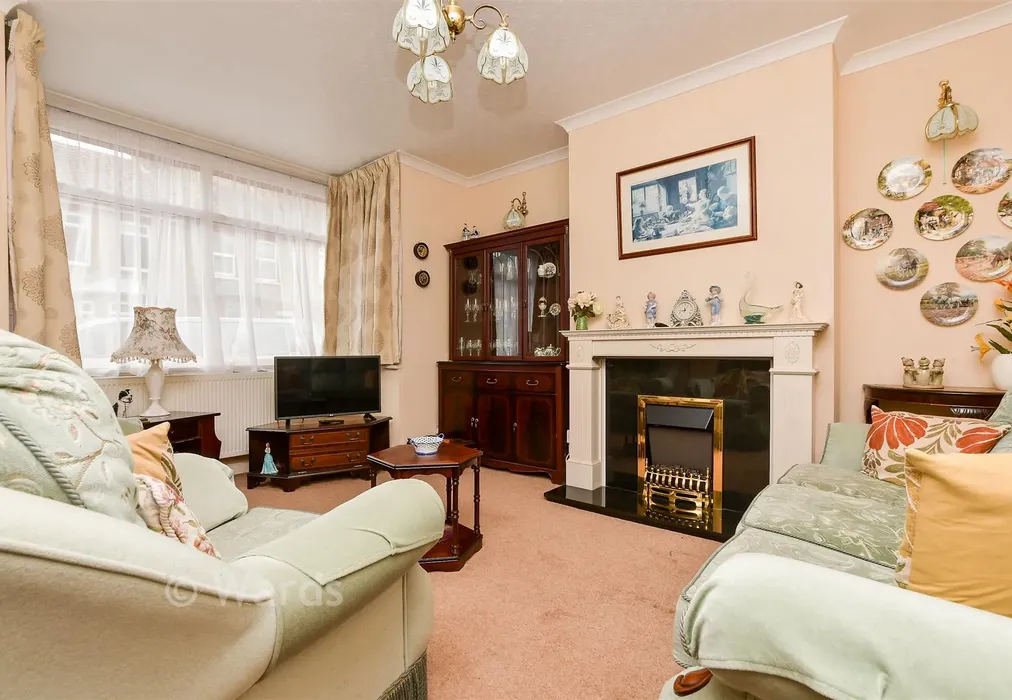 Lounge - Rosebery Avenue, Ramsgate, Kent - Wards of Kent