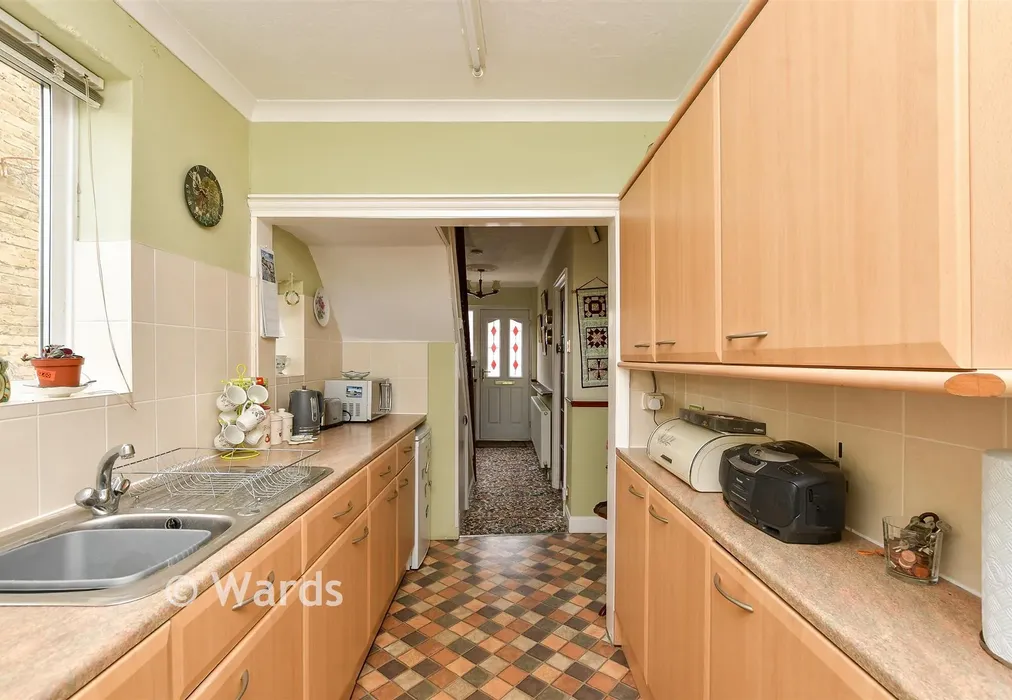 Kitchen - Rosebery Avenue, Ramsgate, Kent - Wards of Kent