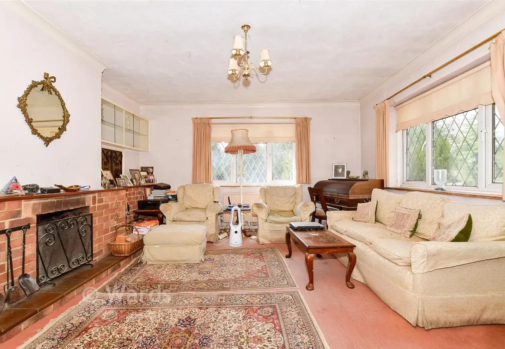 Lounge - Rock Hill Road, Egerton, Ashford, Kent - Wards of Kent