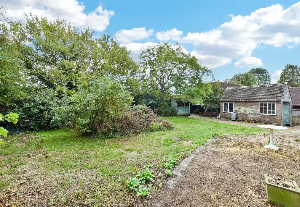 Rear Garden - Rock Hill Road, Egerton, Ashford, Kent - Wards of Kent
