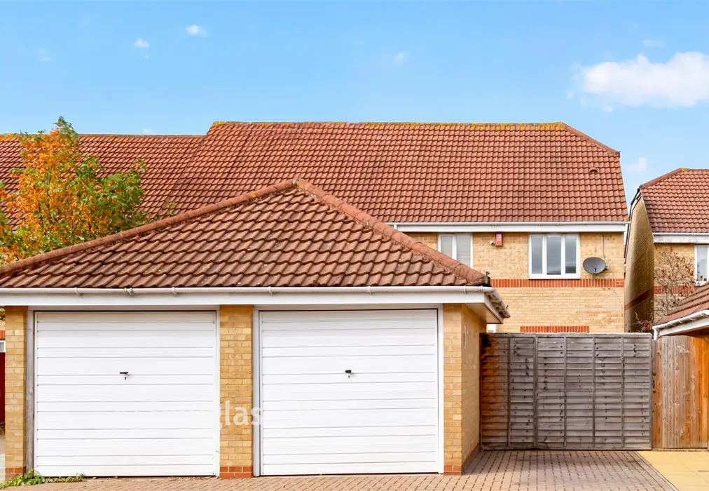 Garage - Barley Lane, Romford, Essex - Wards of Kent