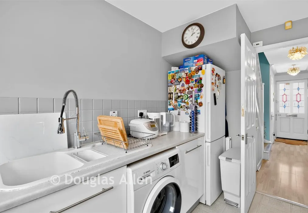 Kitchen - Barley Lane, Romford, Essex - Wards of Kent