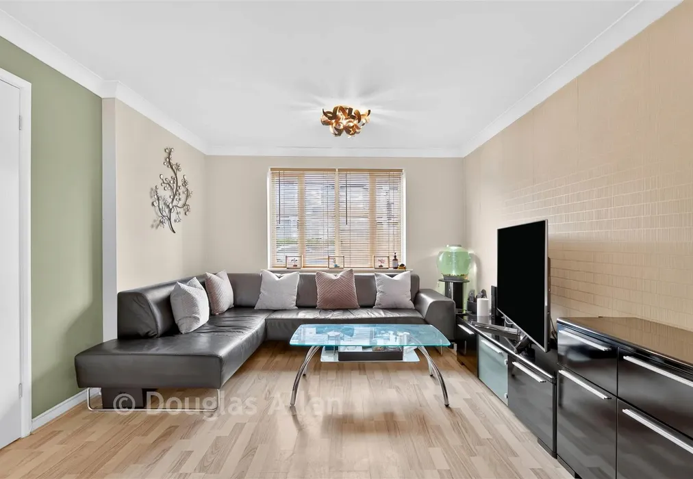 Lounge/Dining Room - Barley Lane, Romford, Essex - Wards of Kent