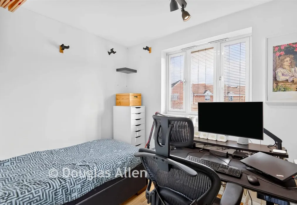Bedroom - Barley Lane, Romford, Essex - Wards of Kent
