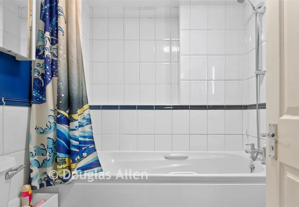 Bathroom - Barley Lane, Romford, Essex - Wards of Kent