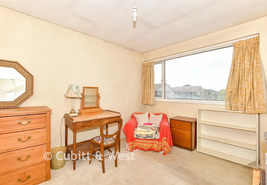 Bedroom 2 - Maisemore Gardens, Emsworth, Hampshire - Wards of Kent