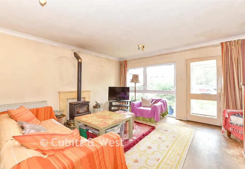 Lounge - Maisemore Gardens, Emsworth, Hampshire - Wards of Kent