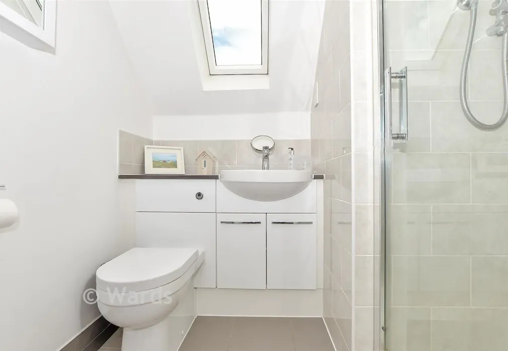 En-Suite Shower Room - Caldecott Road, Maidstone, Kent - Wards of Kent