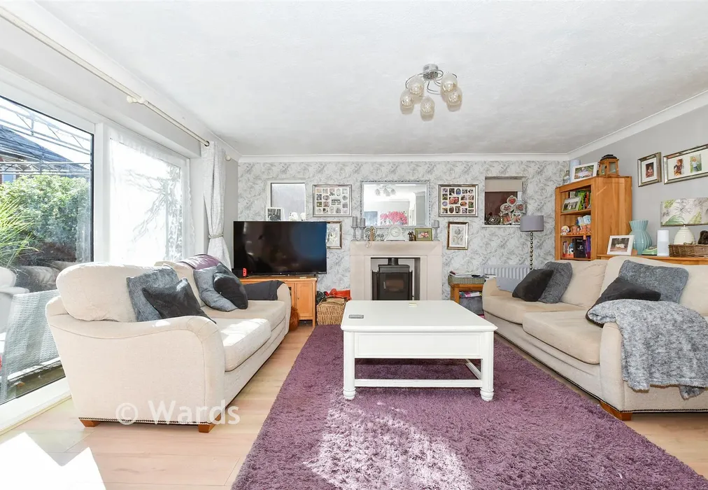 Lounge - Hale Court, East Peckham, Tonbridge, Kent - Wards of Kent
