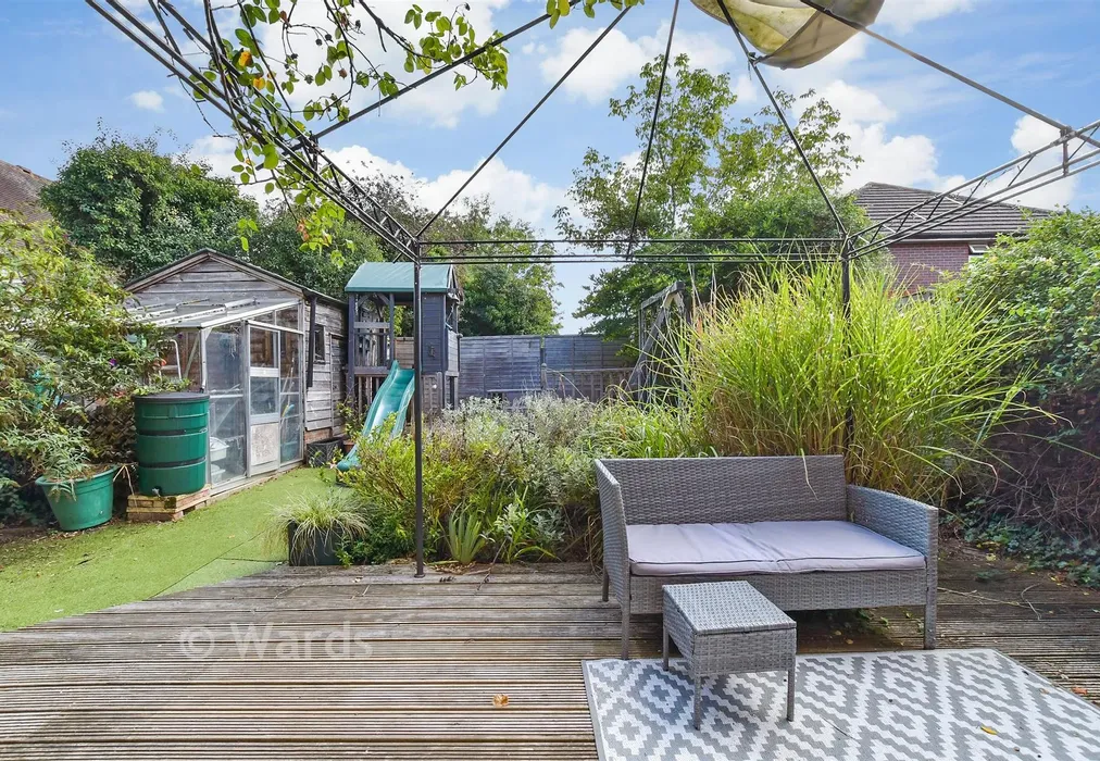 Rear Garden - Hale Court, East Peckham, Tonbridge, Kent - Wards of Kent