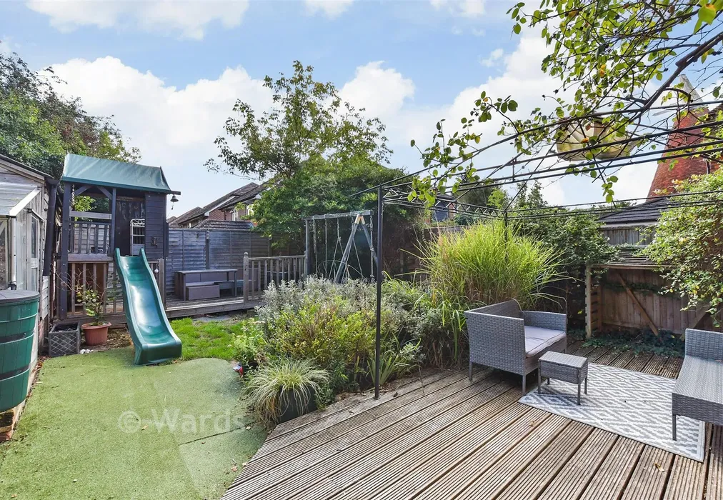 Rear Garden - Hale Court, East Peckham, Tonbridge, Kent - Wards of Kent