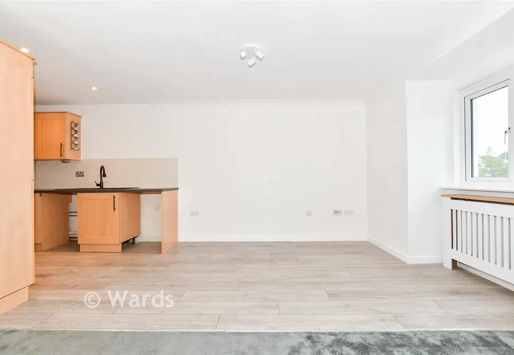 Lounge/Diner - Sherwood Avenue, Larkfield, Aylesford, Kent - Wards of Kent