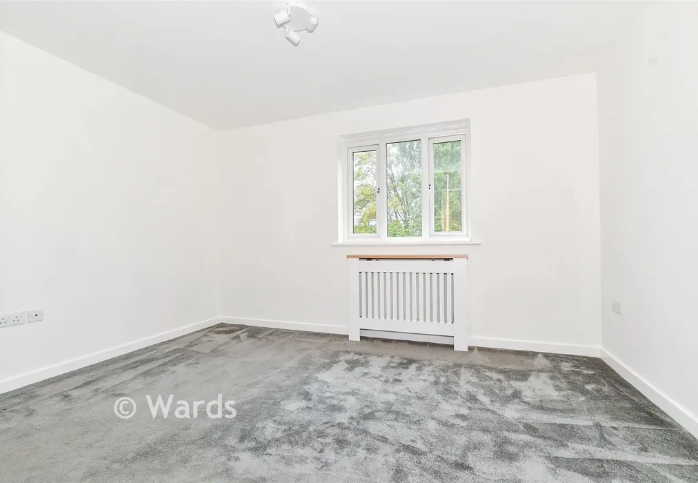 Bedroom 1 - Sherwood Avenue, Larkfield, Aylesford, Kent - Wards of Kent