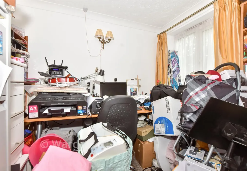 Bedroom 2 - Pleydell Gardens, Folkestone, Kent - Wards of Kent