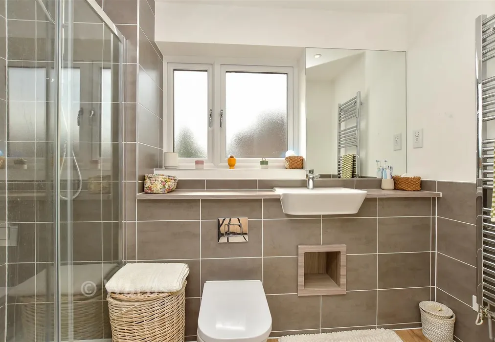 En-Suite Shower Room - Bethell Road, Faversham, Kent - Wards of Kent