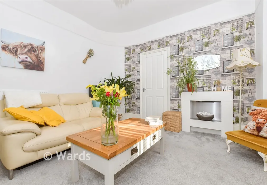Lounge - Clarendon Road, Dover, Kent - Wards of Kent