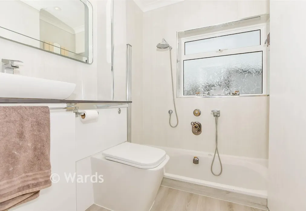 Bathroom - Hever Wood Road, West Kingsdown, Sevenoaks, Kent - Wards of Kent