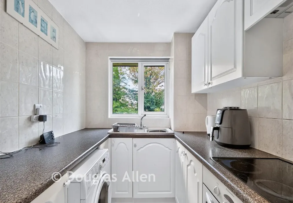 Kitchen - Overton Drive, Chadwell Heath, Essex - Wards of Kent