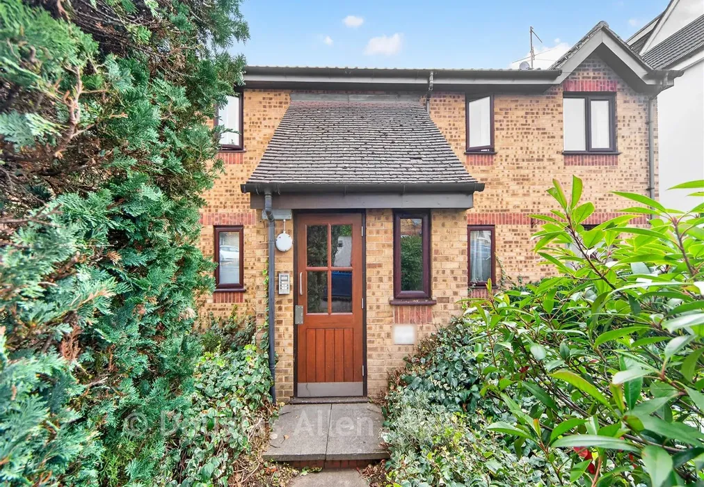 Front Elevation - Overton Drive, Chadwell Heath, Essex - Wards of Kent