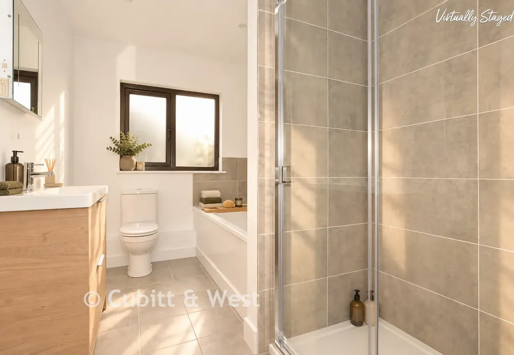 Bathroom - South Street, East Hoathly, East Sussex - Wards of Kent