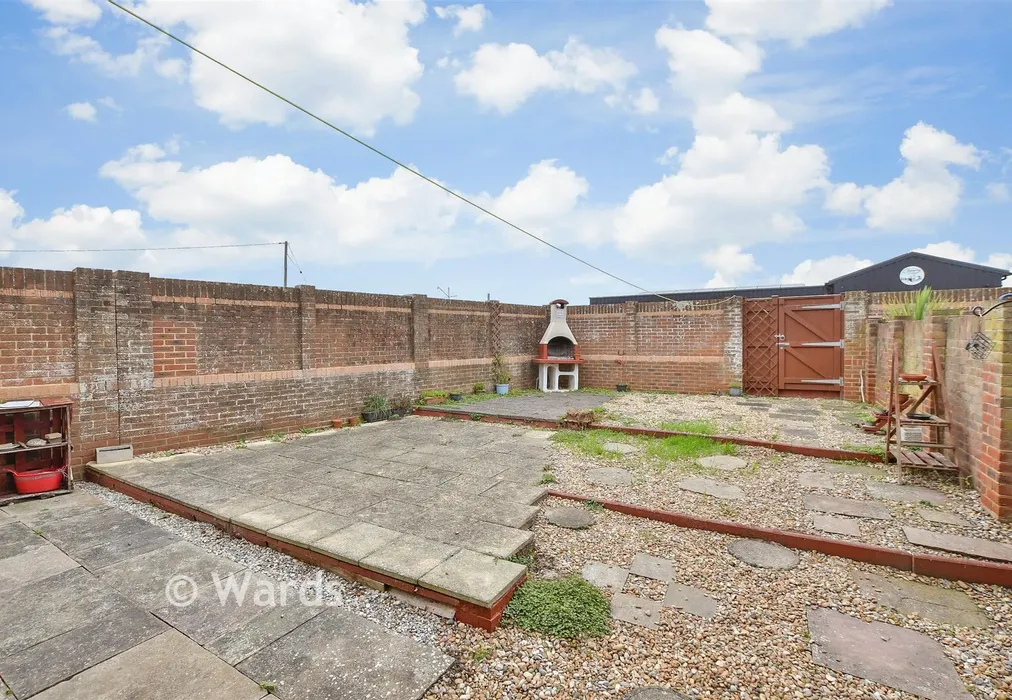 Rear Garden - Coast Drive, Greatstone, New Romney, Kent - Wards of Kent
