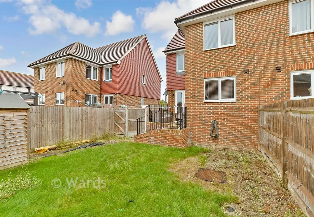 Rear Garden - Lucas Close, Queenborough, Sheerness, Kent - Wards of Kent