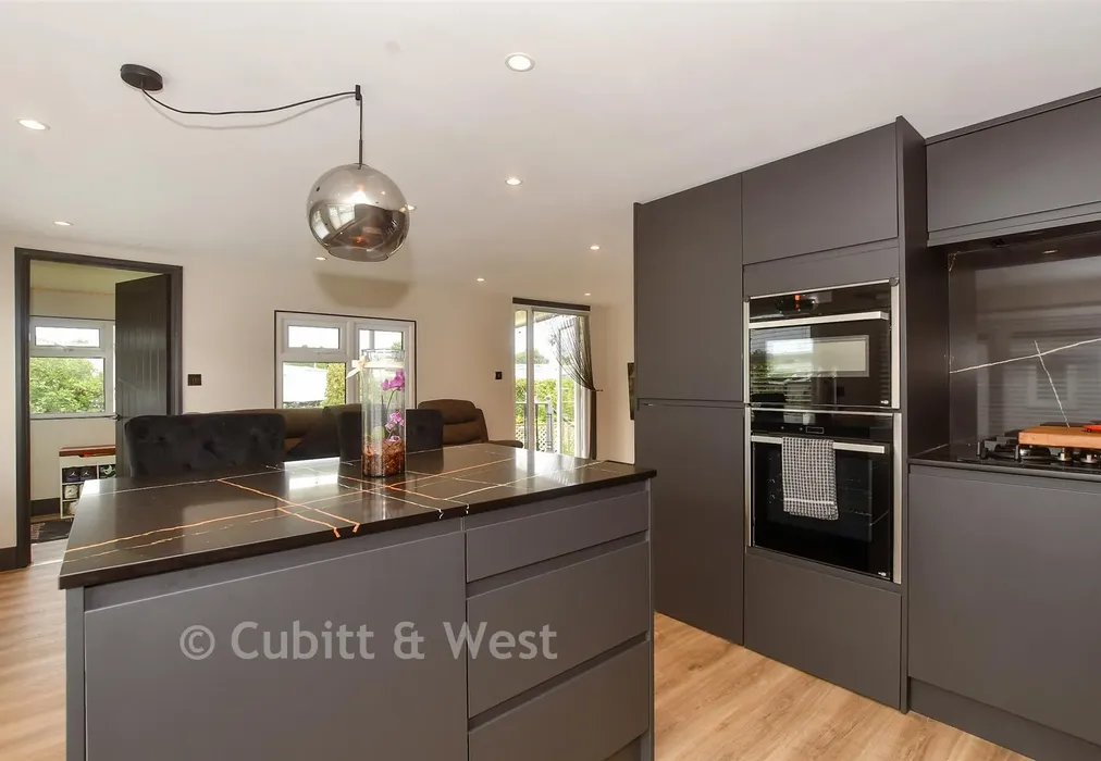 Lounge/Kitchen/ Diner - Thornlea Court, Thornlea Park, West Sussex - Wards of Kent