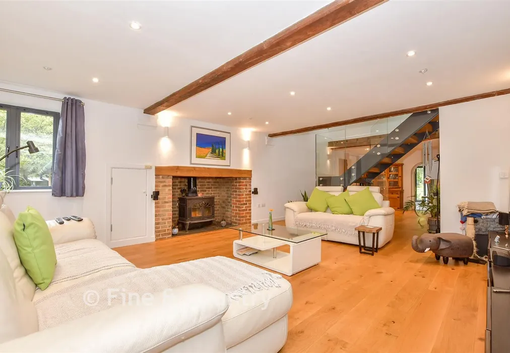 Living Room - The Slade, Lamberhurst, Kent - Wards of Kent