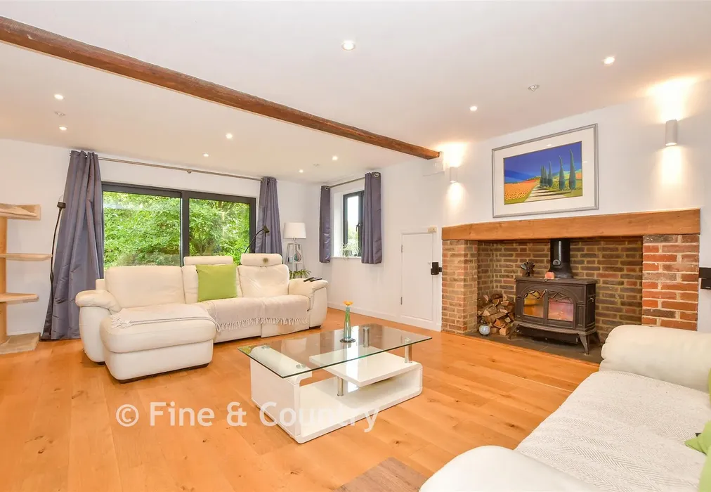 Living Room - The Slade, Lamberhurst, Kent - Wards of Kent