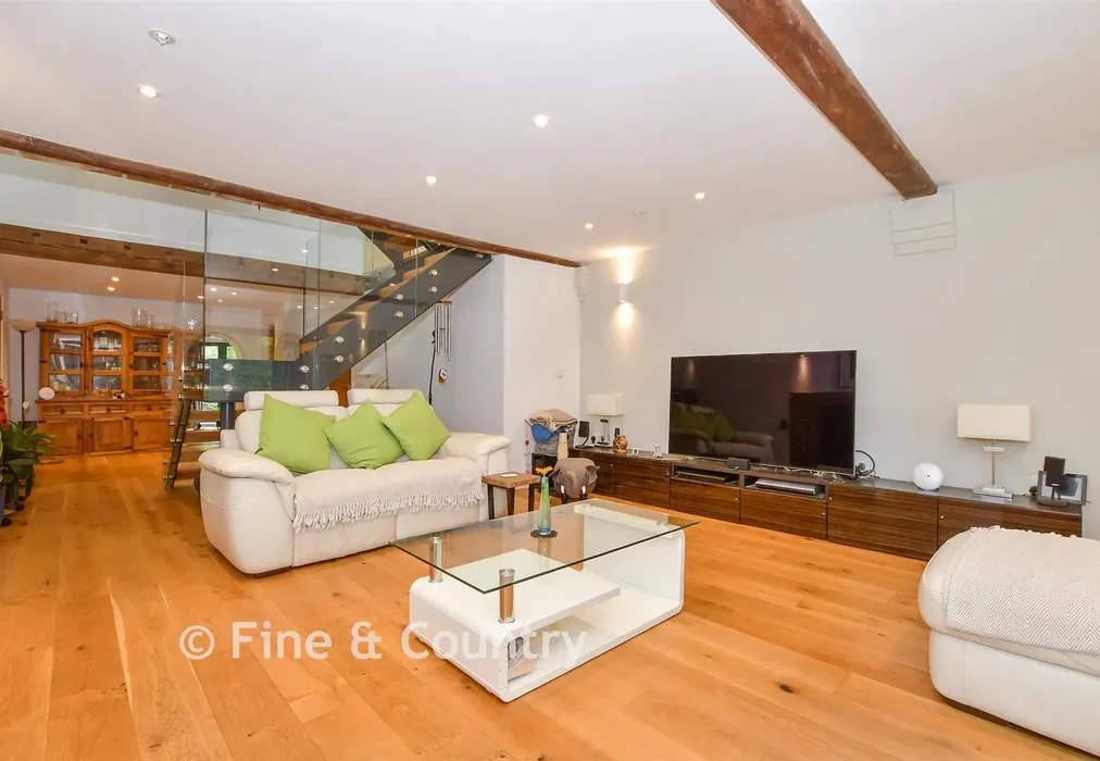 Living Room - The Slade, Lamberhurst, Kent - Wards of Kent