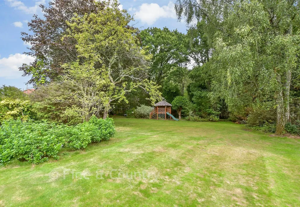 Rear Garden - The Slade, Lamberhurst, Kent - Wards of Kent