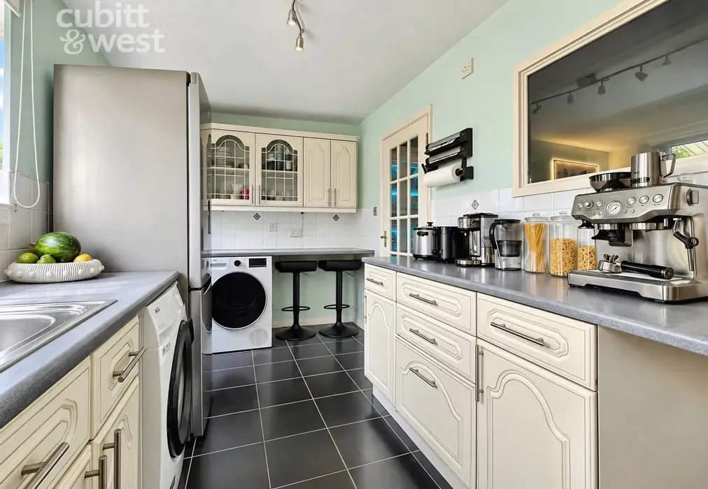 Kitchen - Pelham Rise, Peacehaven, BN10 - Wards of Kent