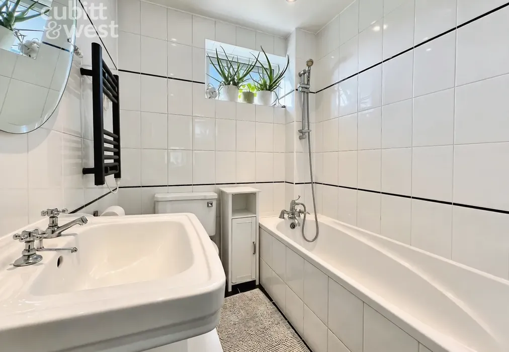 Bathroom - Pelham Rise, Peacehaven, BN10 - Wards of Kent
