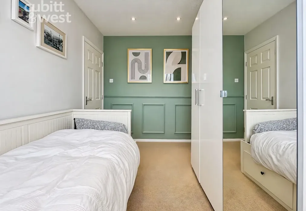 Bedroom 2 - Pelham Rise, Peacehaven, BN10 - Wards of Kent
