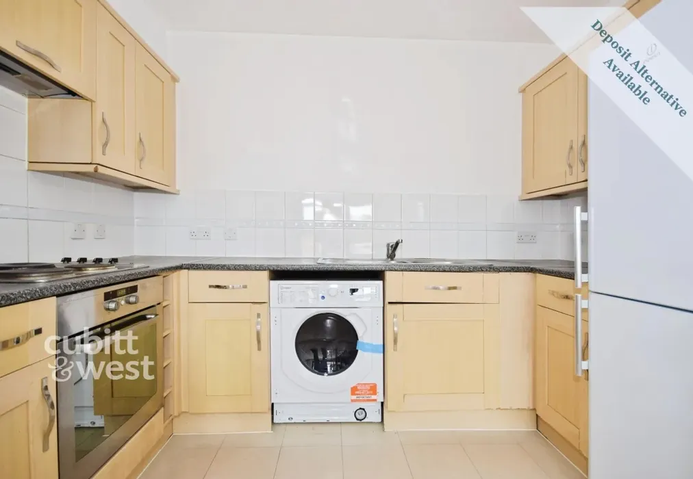 Kitchen - Commonwealth Drive, Three Bridges, RH10 - Wards of Kent